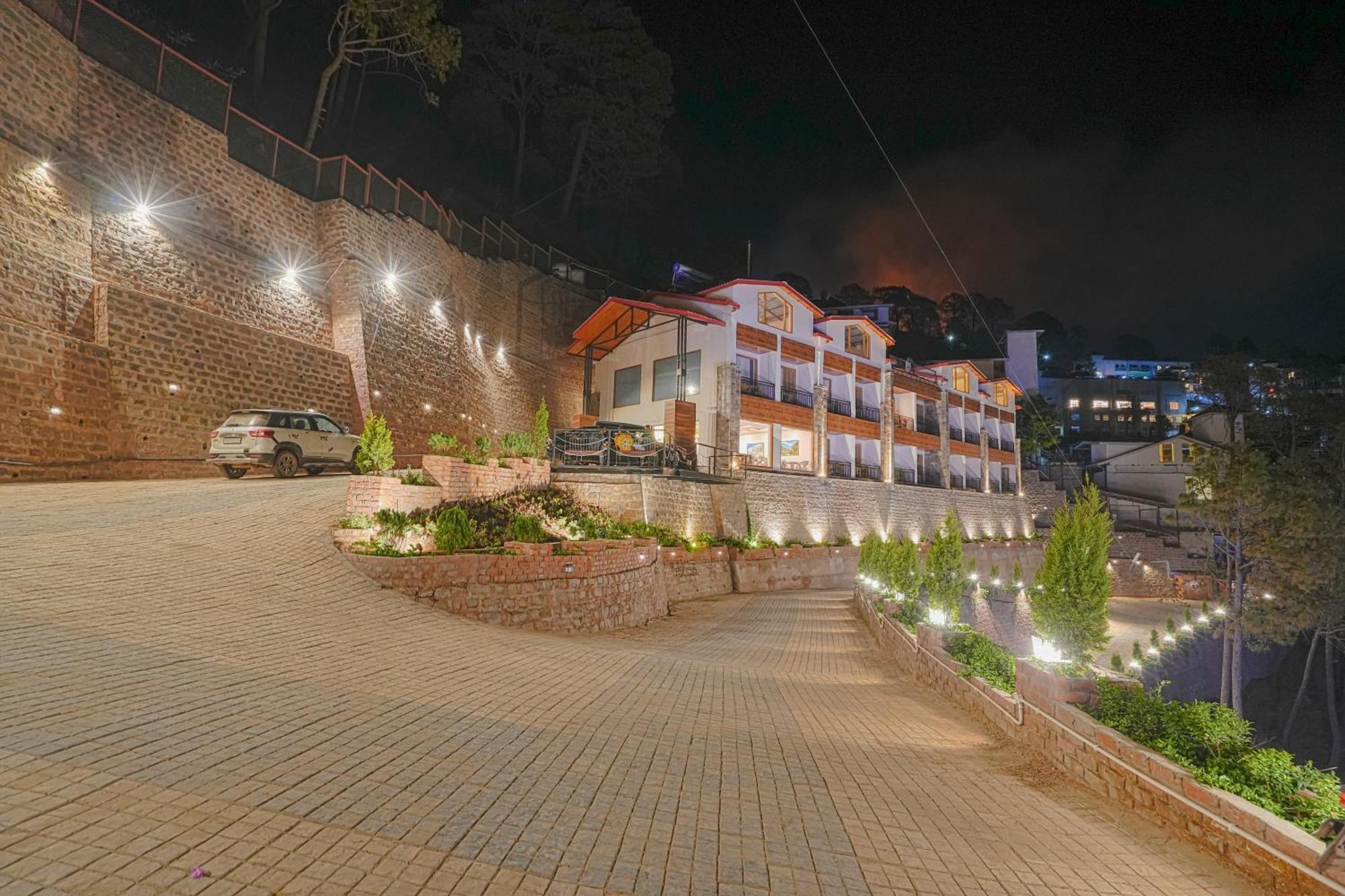 The Sanawar Heights I Kasauli I New Property 외부 사진